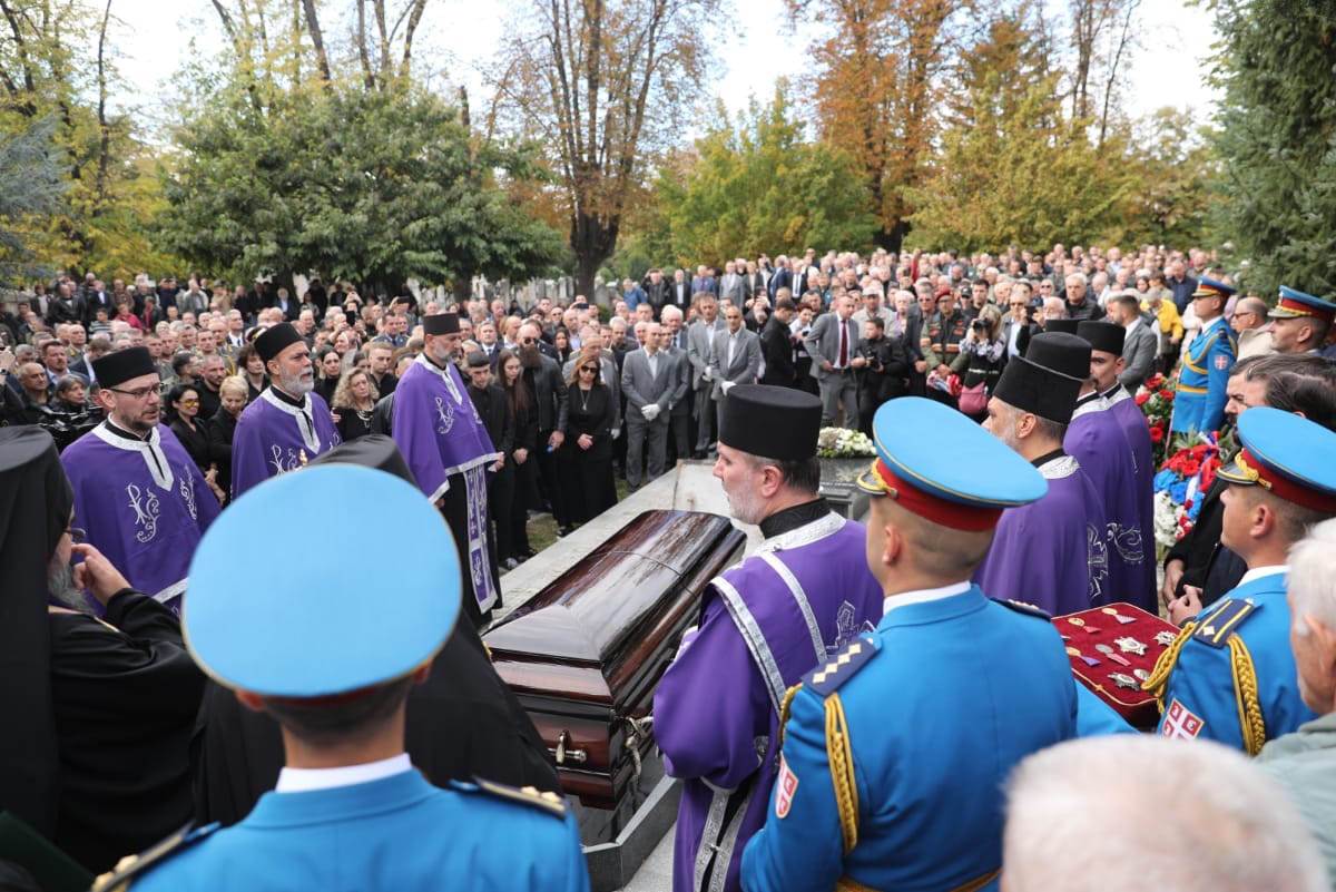 Spuštanje sanduka i porodica Pavkovića (7).jpg