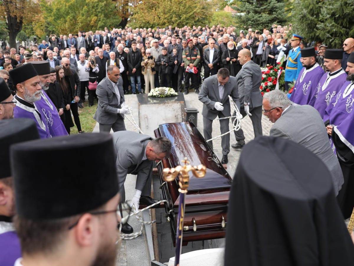 Spuštanje sanduka i porodica Pavkovića (8).jpg