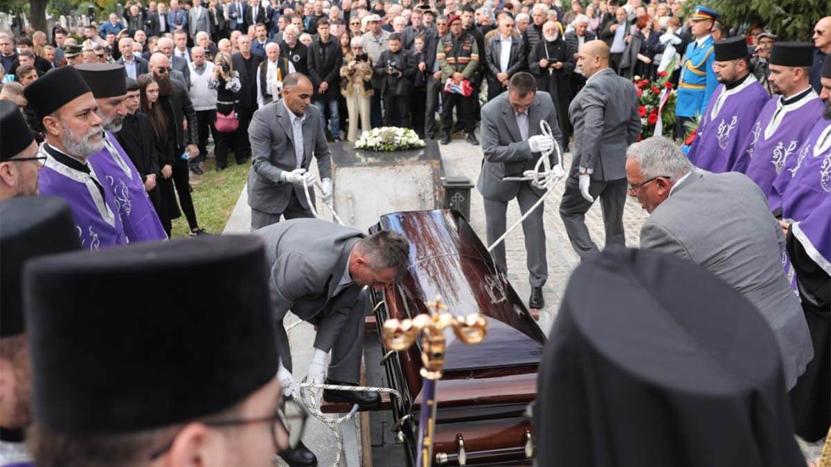 Spuštanje sanduka i porodica Pavkovića (9).jpg