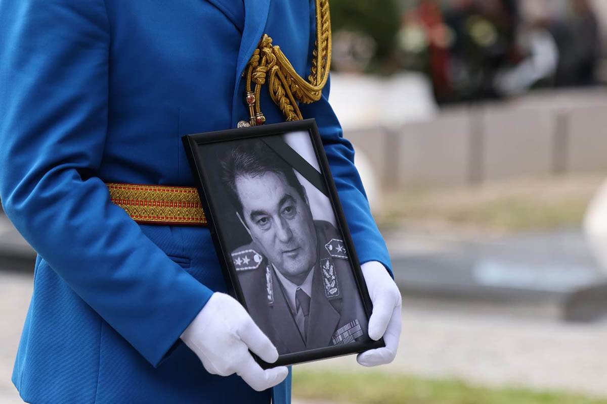 Sahrana Nebojše Pavkovića (4).jpg