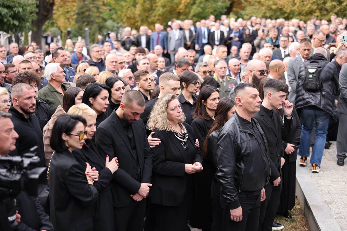 Sahrana Nebojše Pavkovića (6).jpg