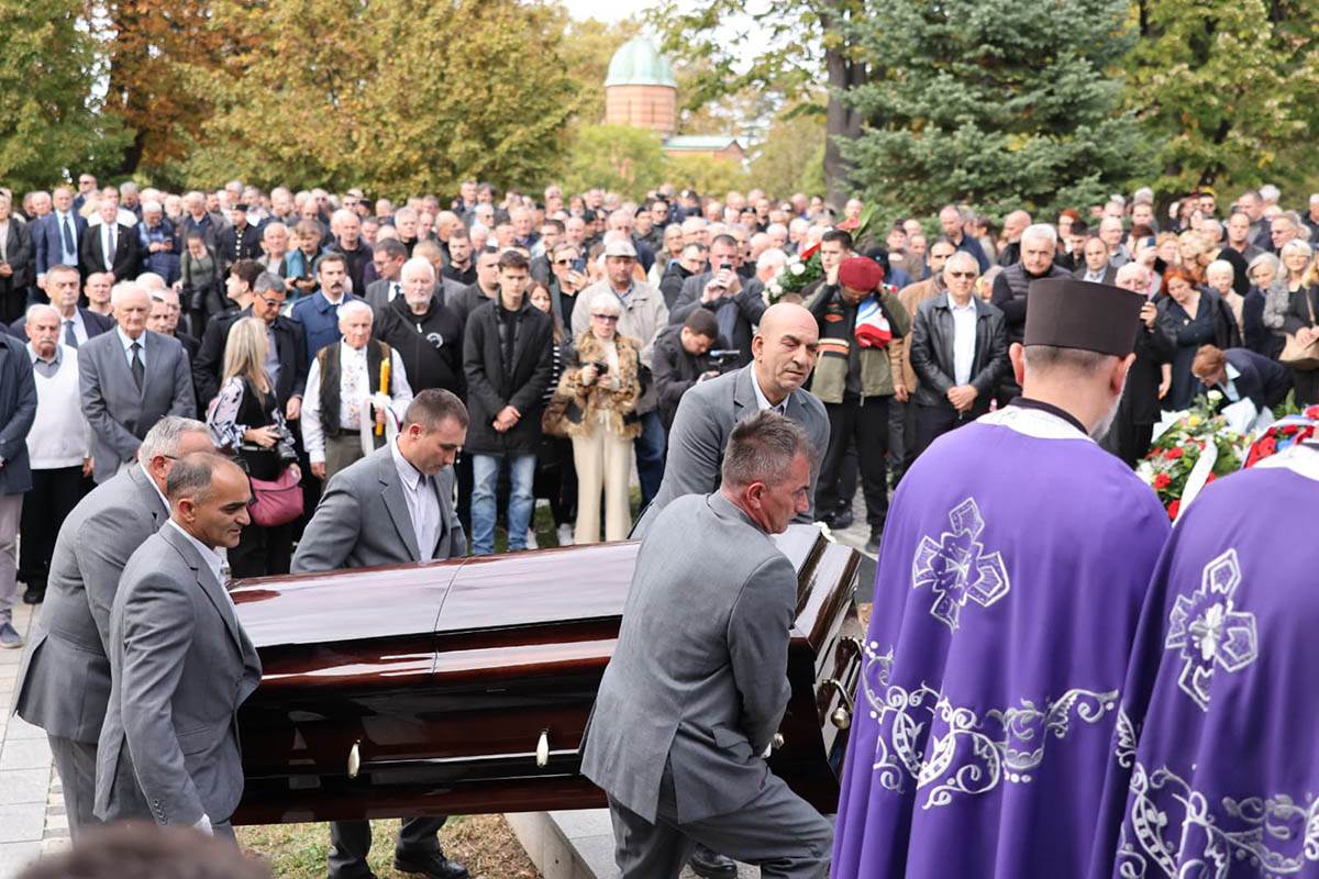 Sahrana Nebojše Pavkovića (11).jpg
