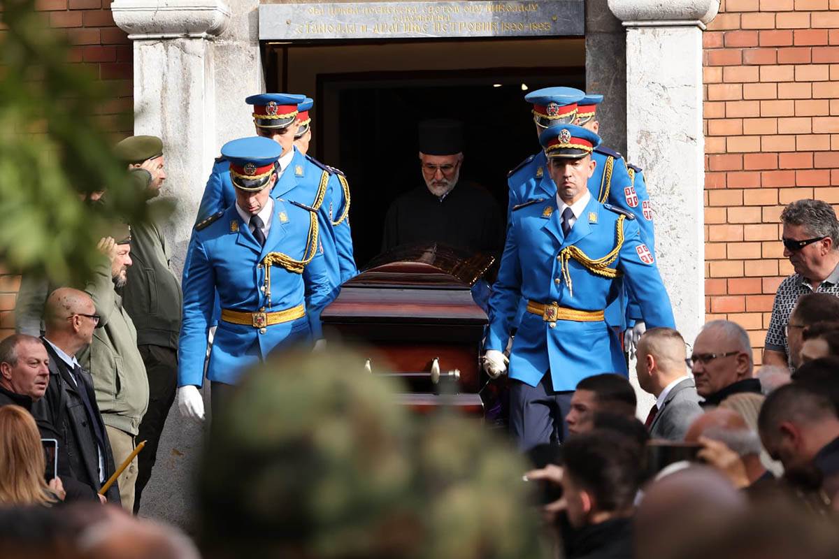 Sahrana Nebojše Pavkovića (13).jpg
