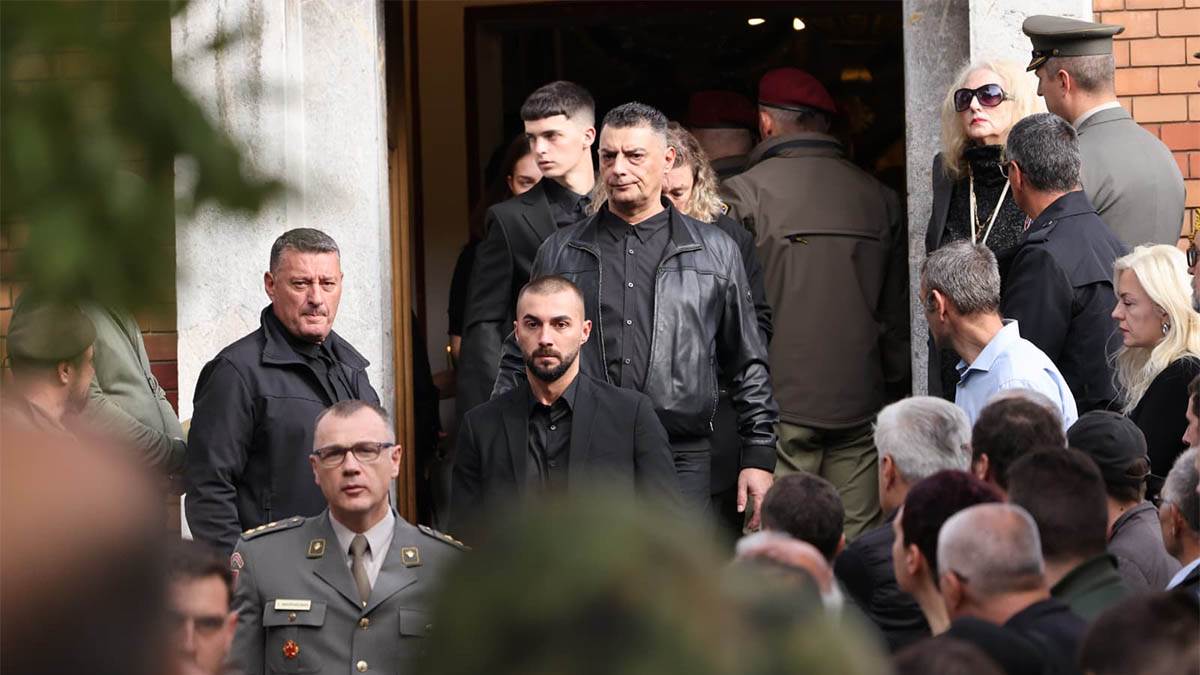 Sahrana Nebojše Pavkovića (25).jpg