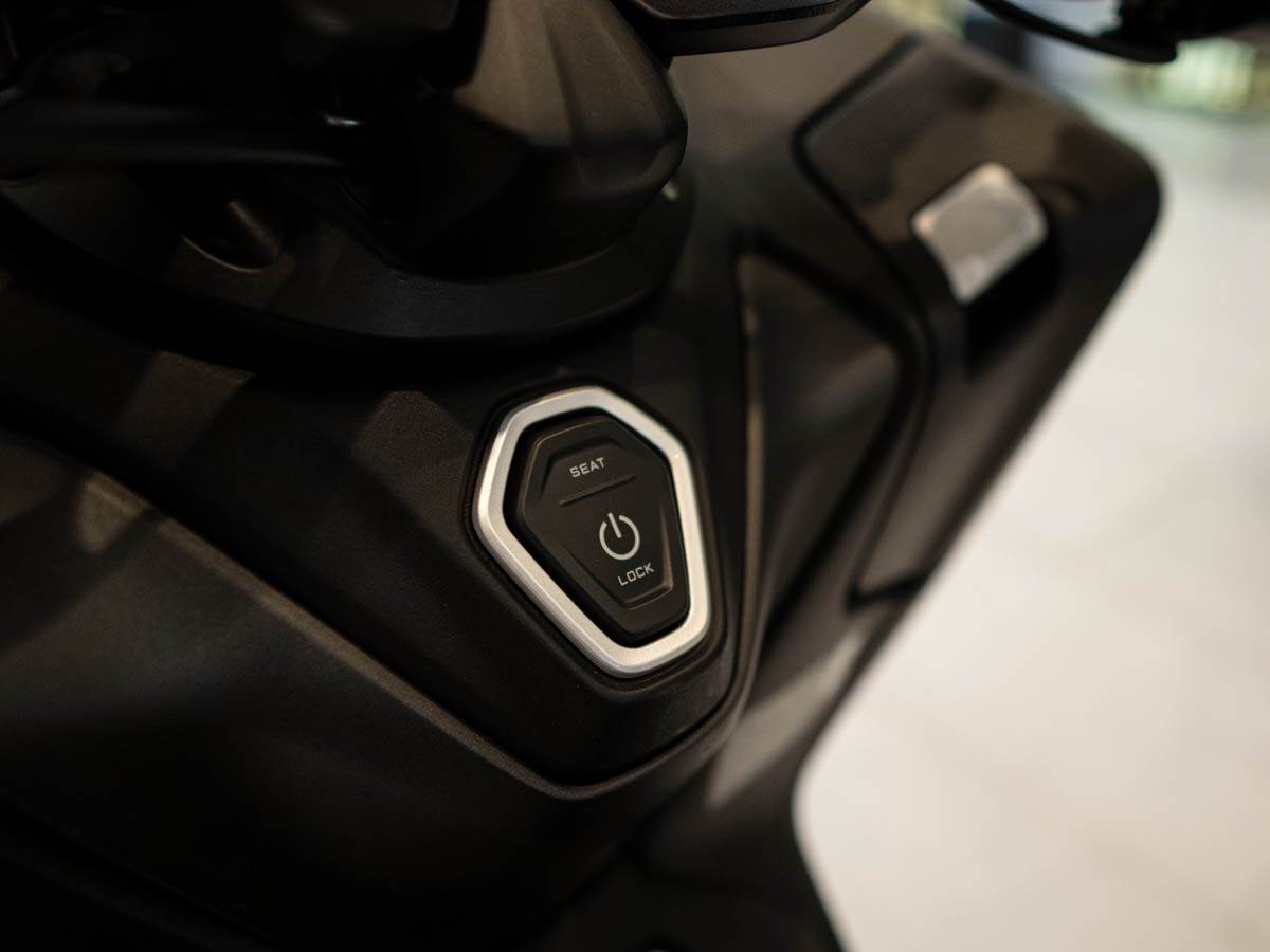 Yamaha Barel T Max (4).jpg