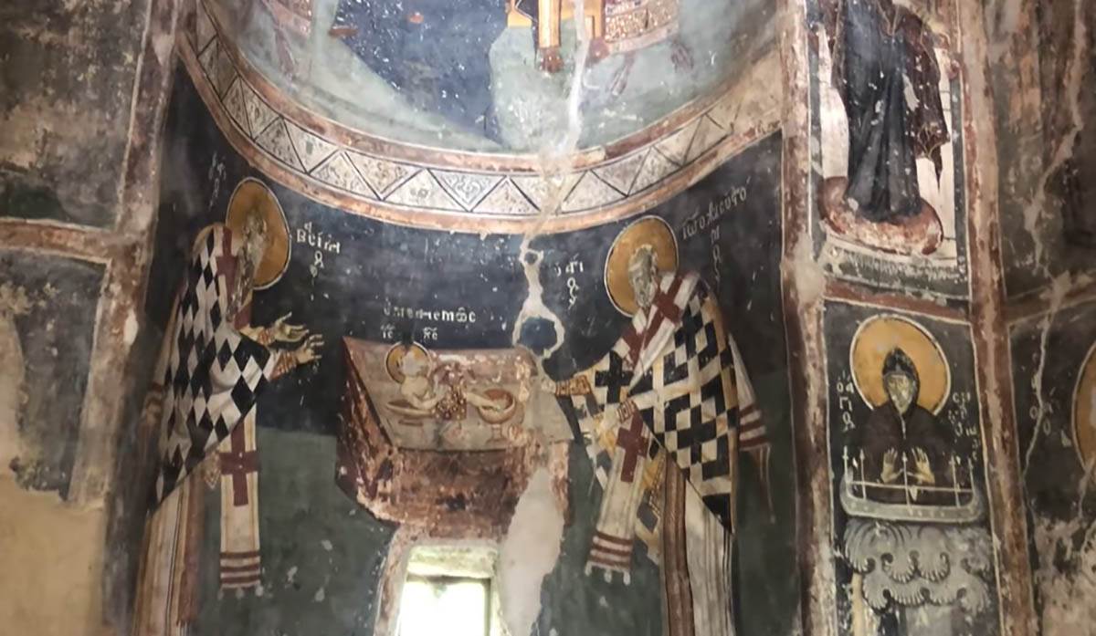 Bogorodičina Crkva iz XIV veka u Donjoj Kamenici (4).jpg