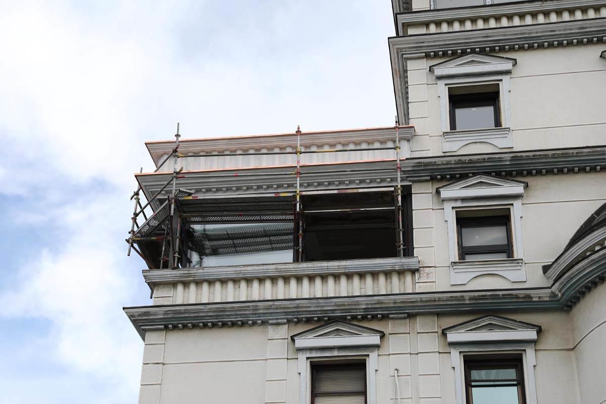 Ceca RažnatovIć renovira vilu 3.jpg