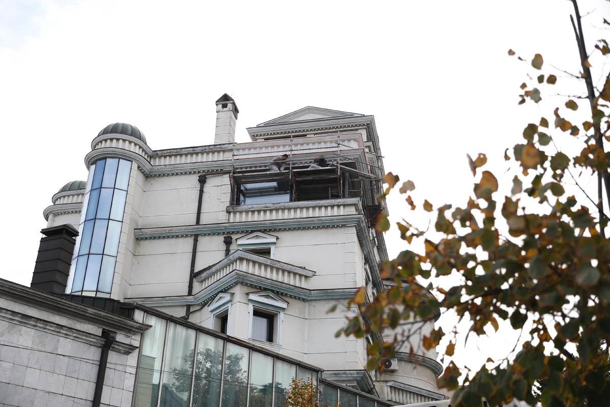 Ceca RažnatovIć renovira vilu 10.jpg