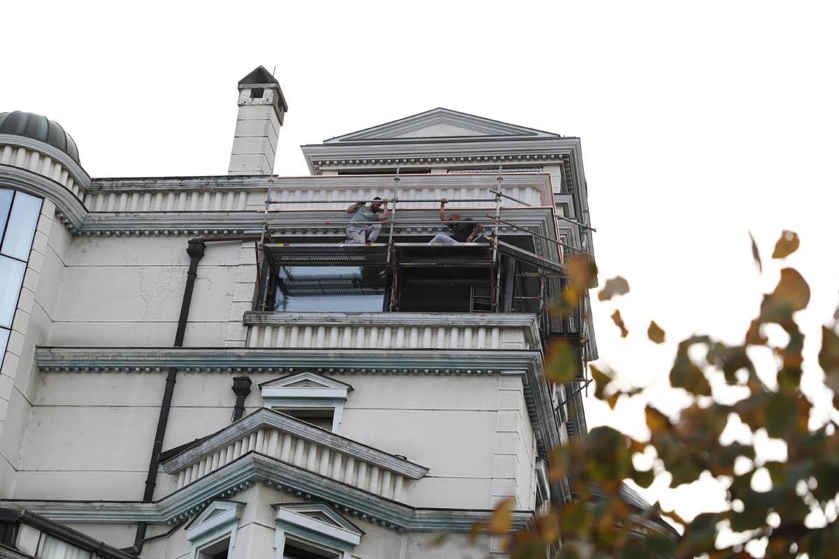 Ceca RažnatovIć renovira vilu 12.jpg