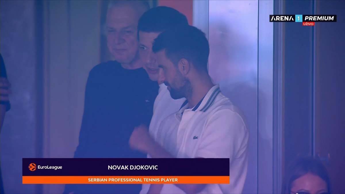 Novak Đoković gleda Zvezda - Baskonija 3.jpg