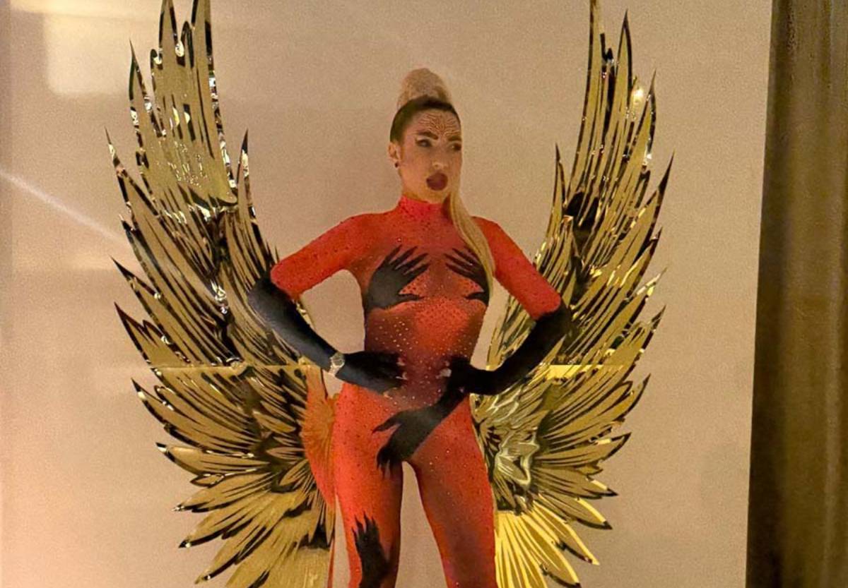 Jovana Jeremic nazvala sebe carobnicom-Ja sam feniks koji se dize iz pepela 1 (1).jpg