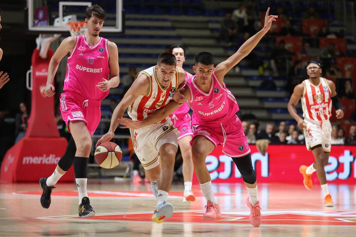 Stefan Miljenović na utakmici Zvezda Mega