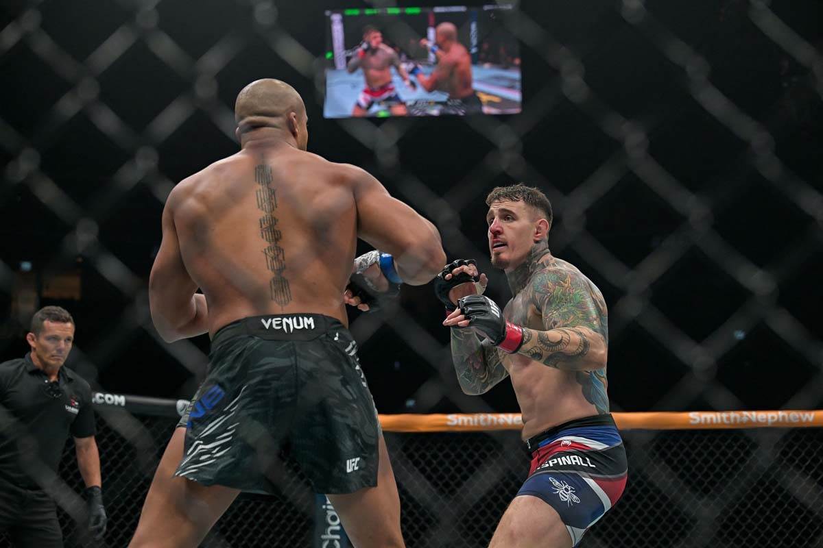 UFC borba: Tom Aspinal i Sirin Gane 2.jpg