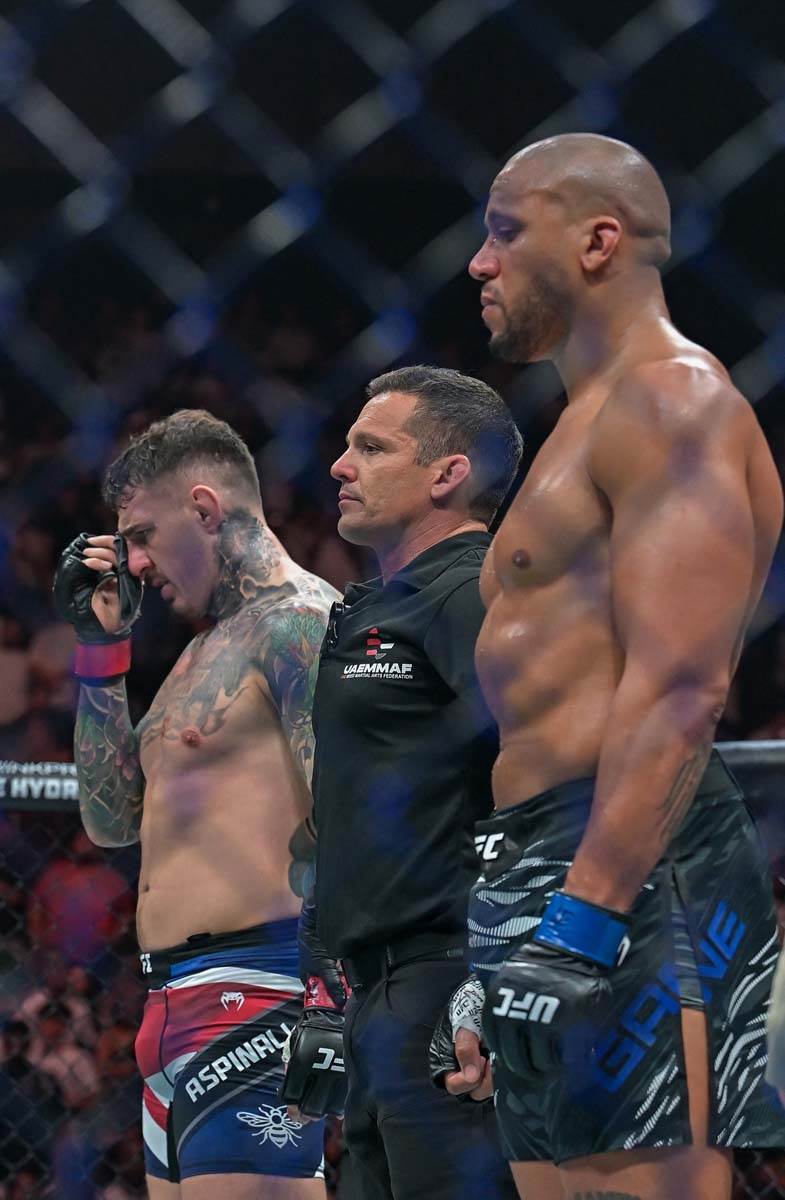 UFC borba: Tom Aspinal i Sirin Gane 7.jpg