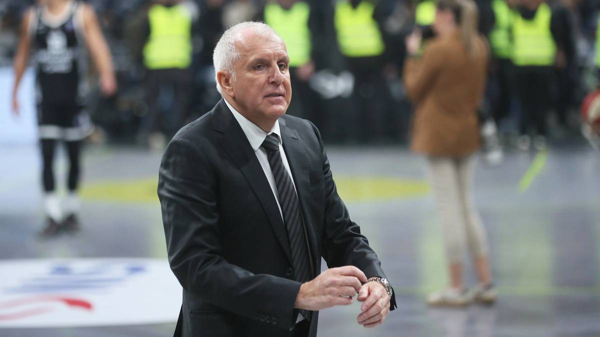 Željko Obradović na utakmici Partizana u Beogradskoj areni