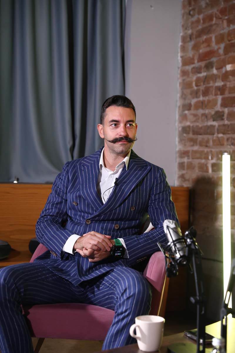 Dušan Mirkulovski, Jelena Gavrilović, podkast Keš ekspert 2.jpg