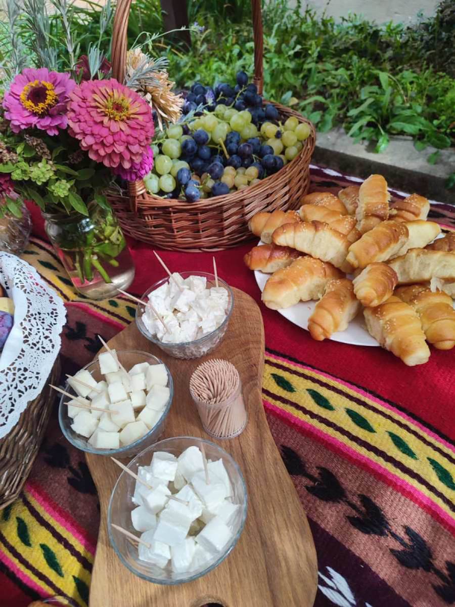 Jelena ima farmu koza i pravi sir i mleko (4).jpg