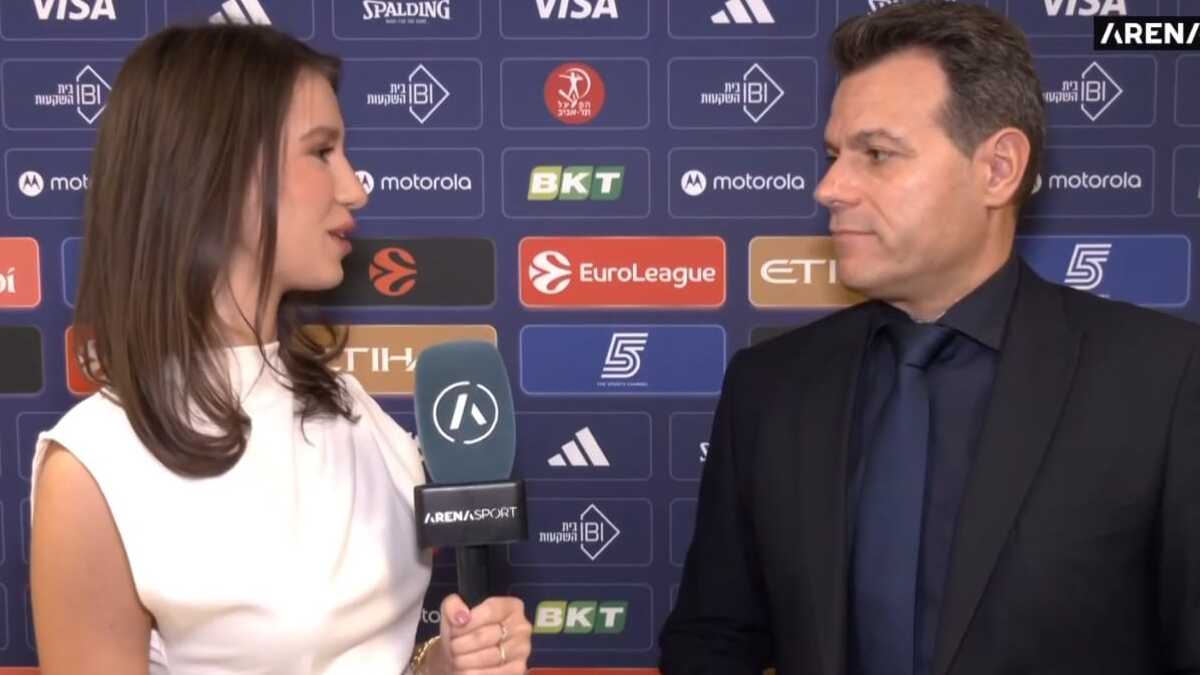 Dimitris Itudis daje izjavu