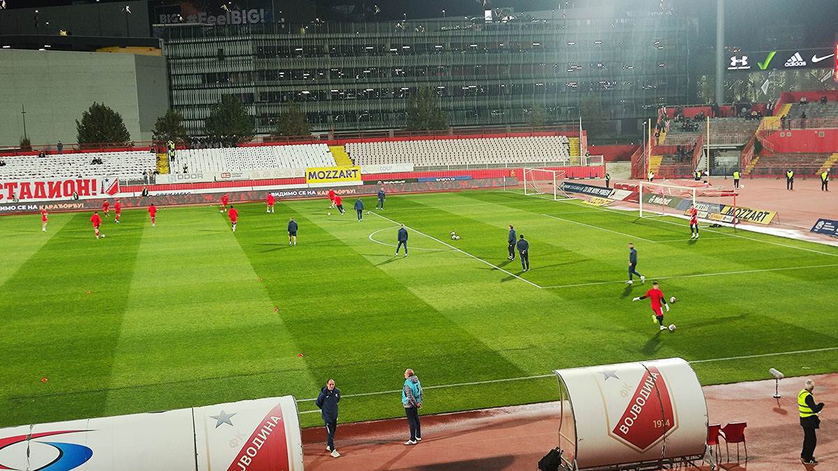 Zagrevanje Vojvodina - Crvena zvezda (2).jpg