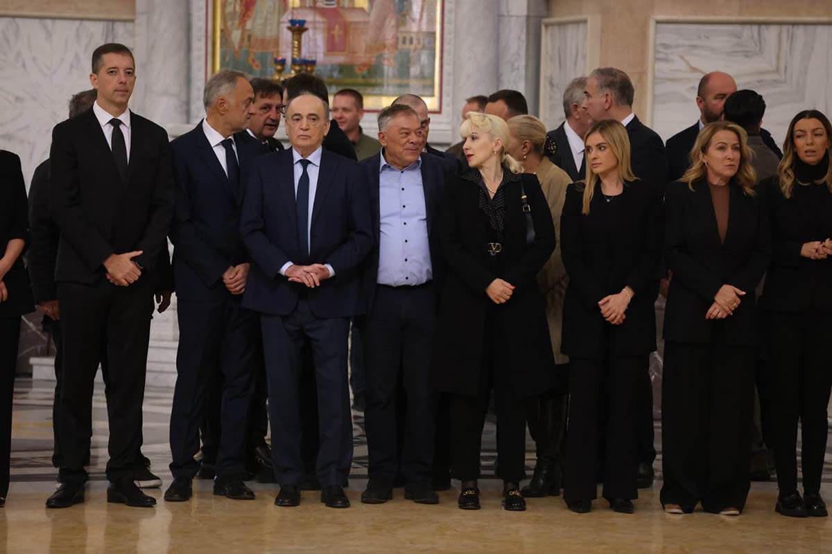 Parastos u Hramu Svetog Save za stradale u padu nadstrešnice u Novom Sadu (3).jpg