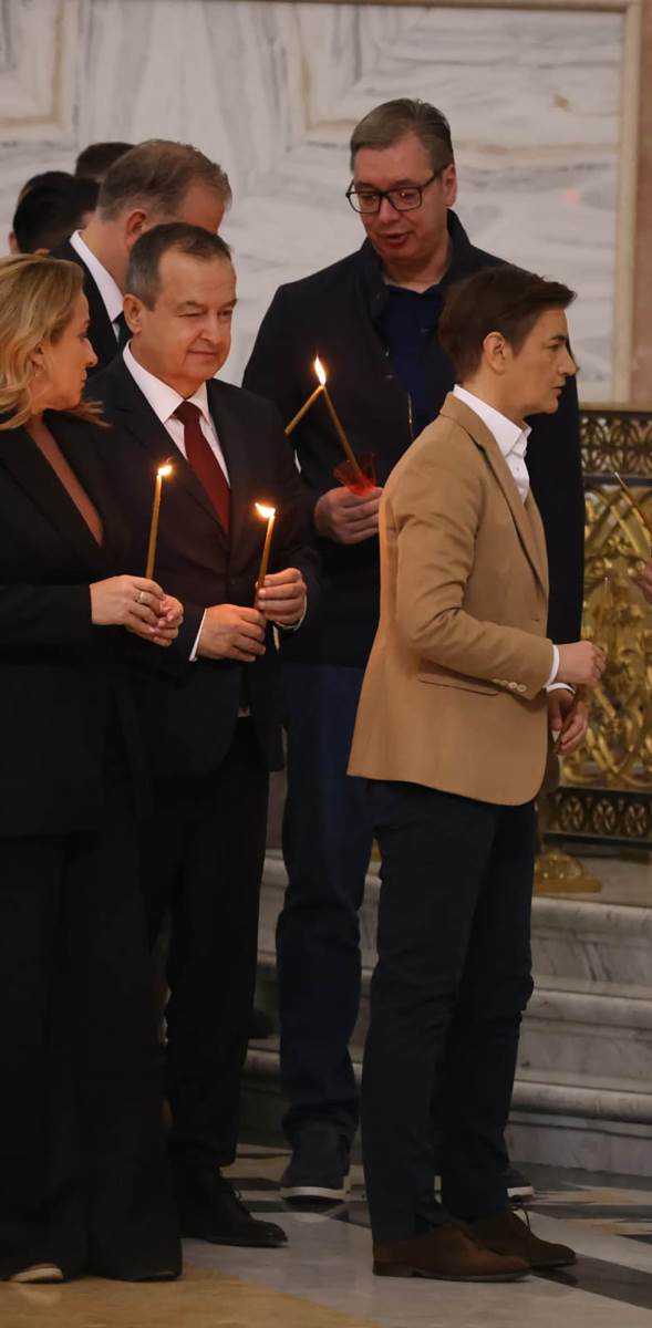 Parastos u Hramu Svetog Save za stradale u padu nadstrešnice u Novom Sadu (7).jpg