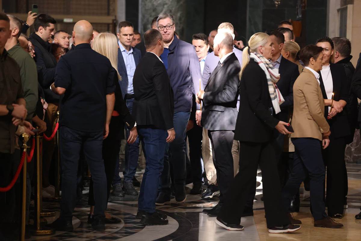 Parastos u Hramu Svetog Save za stradale u padu nadstrešnice u Novom Sadu (14).jpg