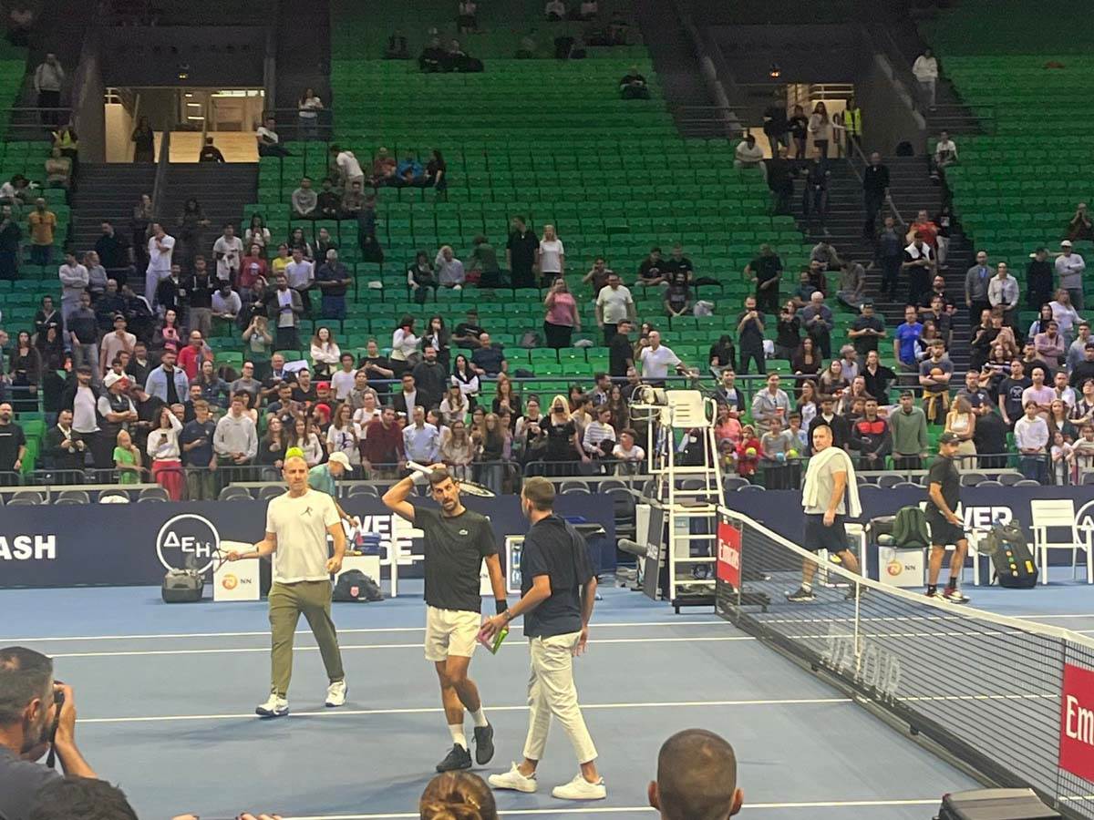 Novak Ðoković trening u Atini 1.jpg