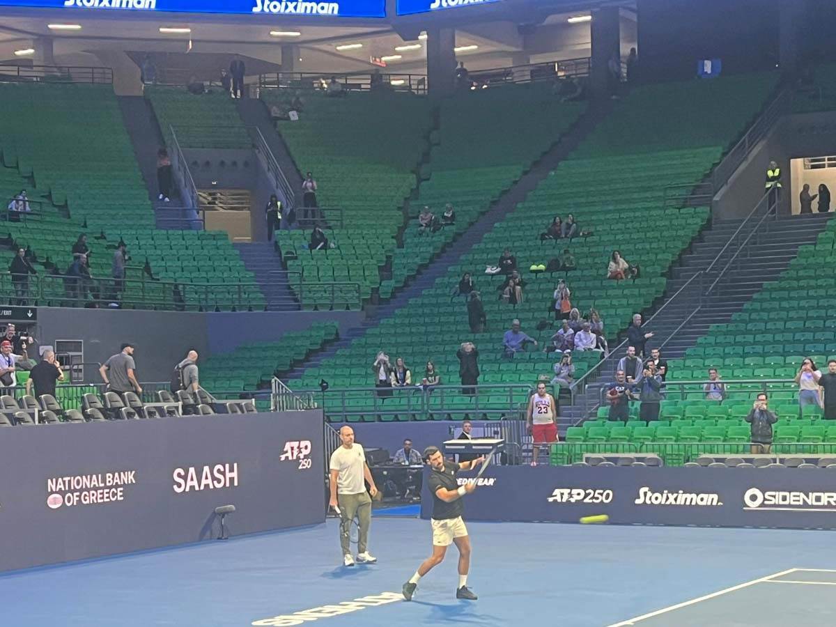 Novak Ðoković trening u Atini 3.jpg