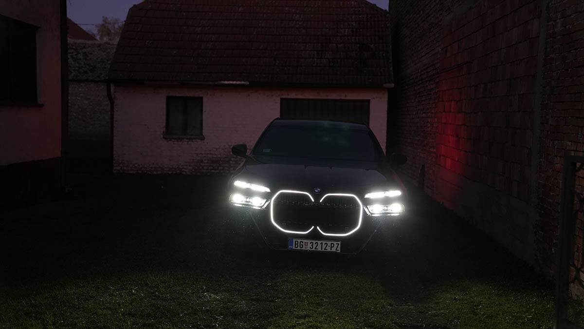 BMW X7.jpg
