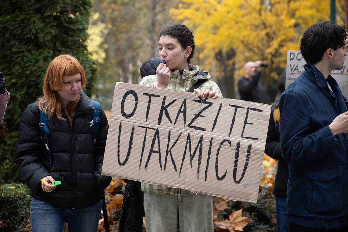 protesti u sarajevu zbog meča evrolige 4.jpg