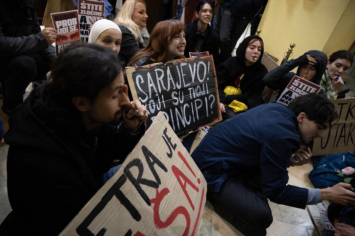 protesti u sarajevu zbog meča evrolige 3.jpg