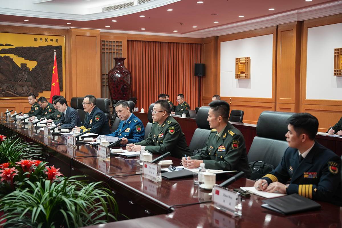 Sastanak ministra Gašića sa ministrom nacionalne odbrane NR Kine u Pekingu 6.jpg