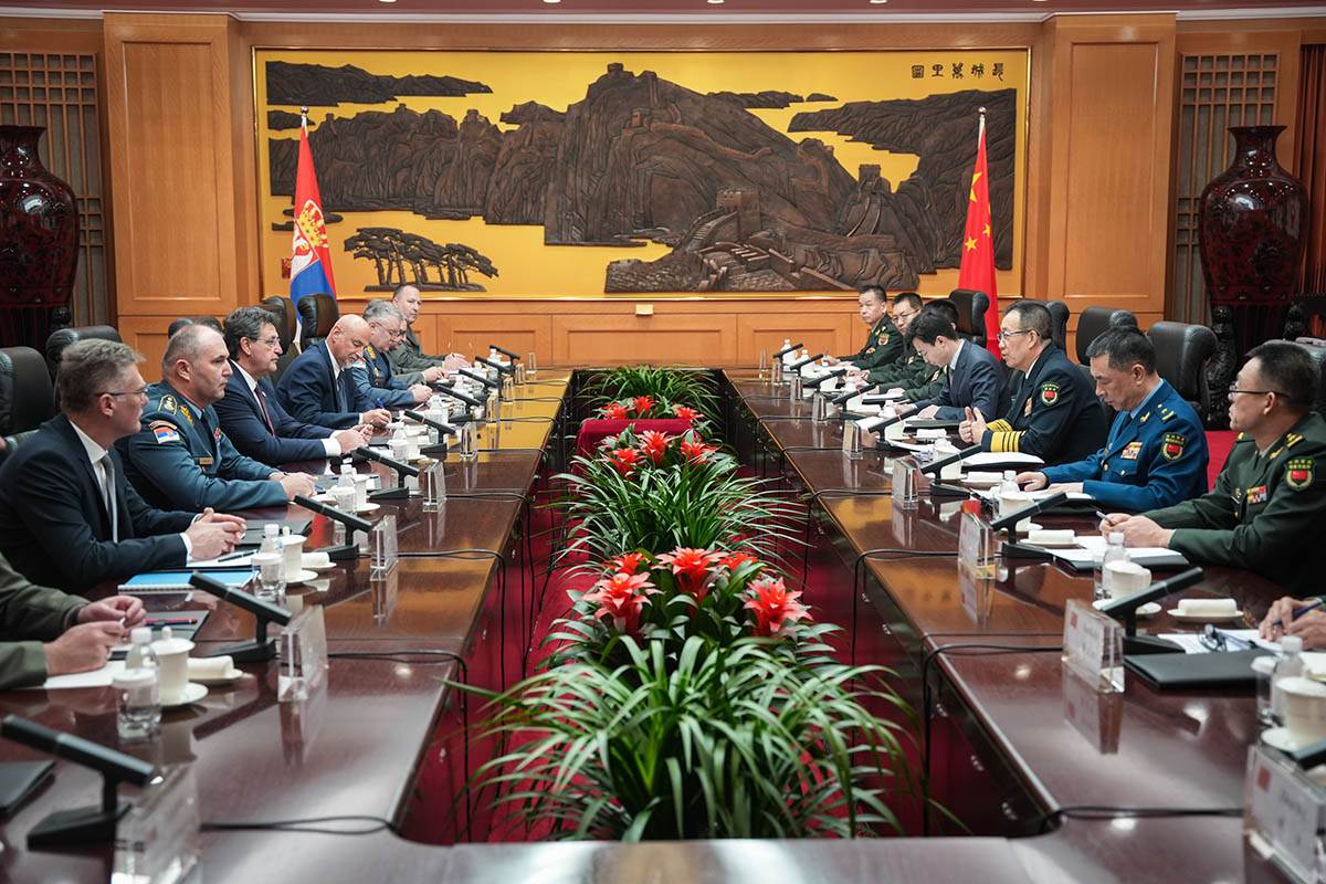Sastanak ministra Gašića sa ministrom nacionalne odbrane NR Kine u Pekingu 7.jpg