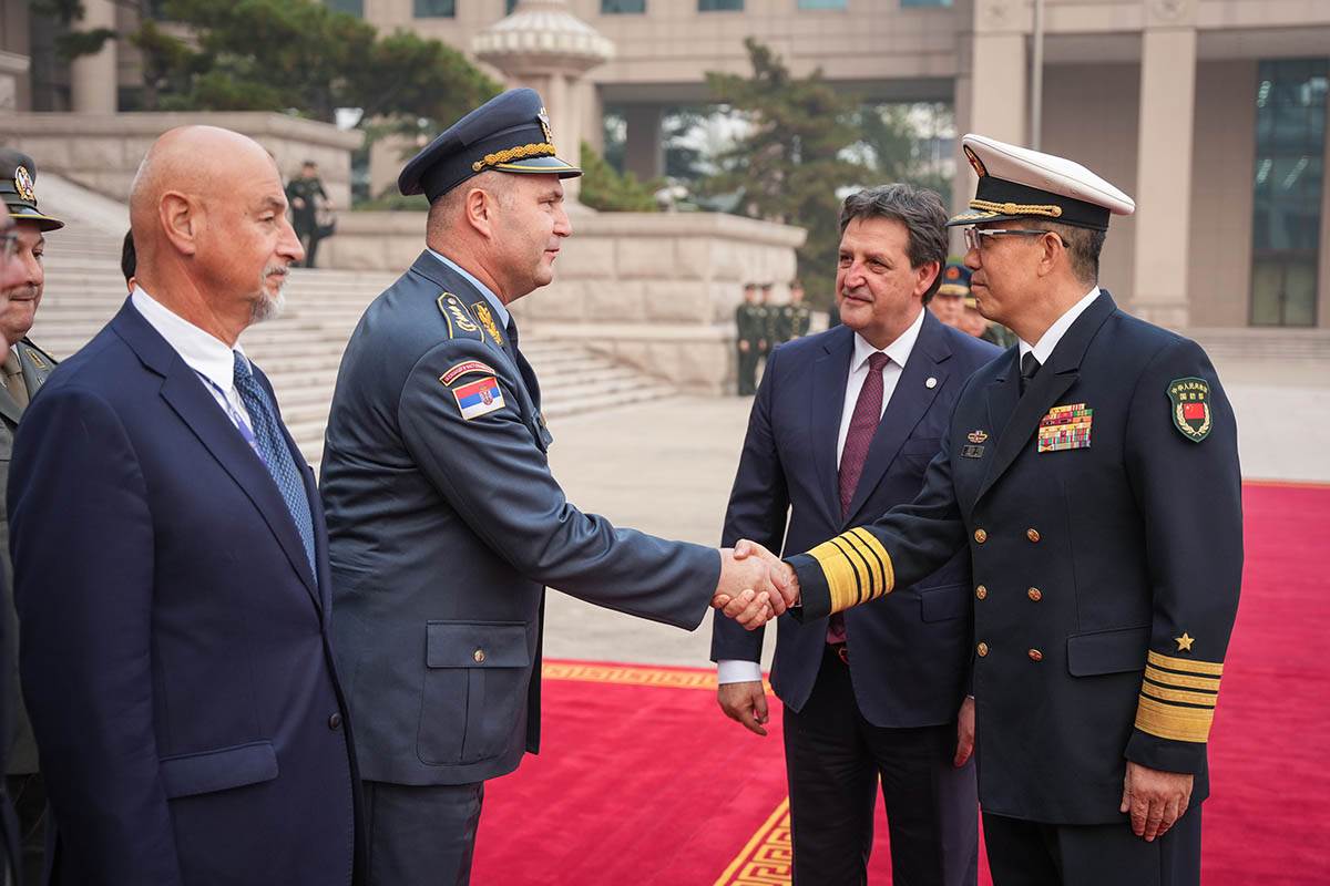 Sastanak ministra Gašića sa ministrom nacionalne odbrane NR Kine u Pekingu 4.jpg