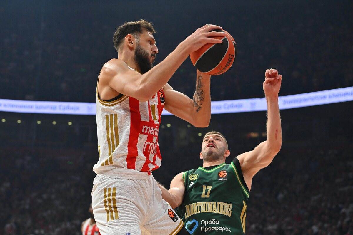 Crvena zvezda - Panatinaikos  40.JPG