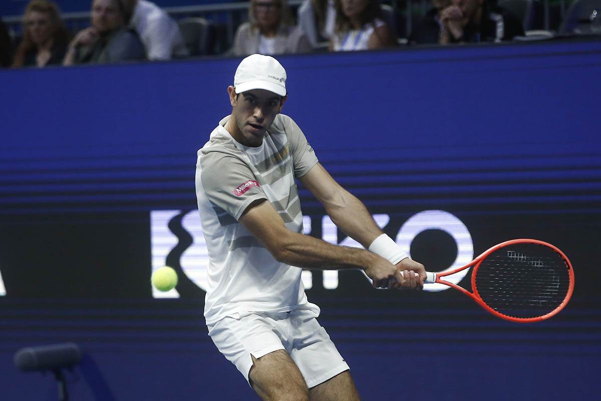 Novak Đoković - Nuno Boržeš (12).jpg