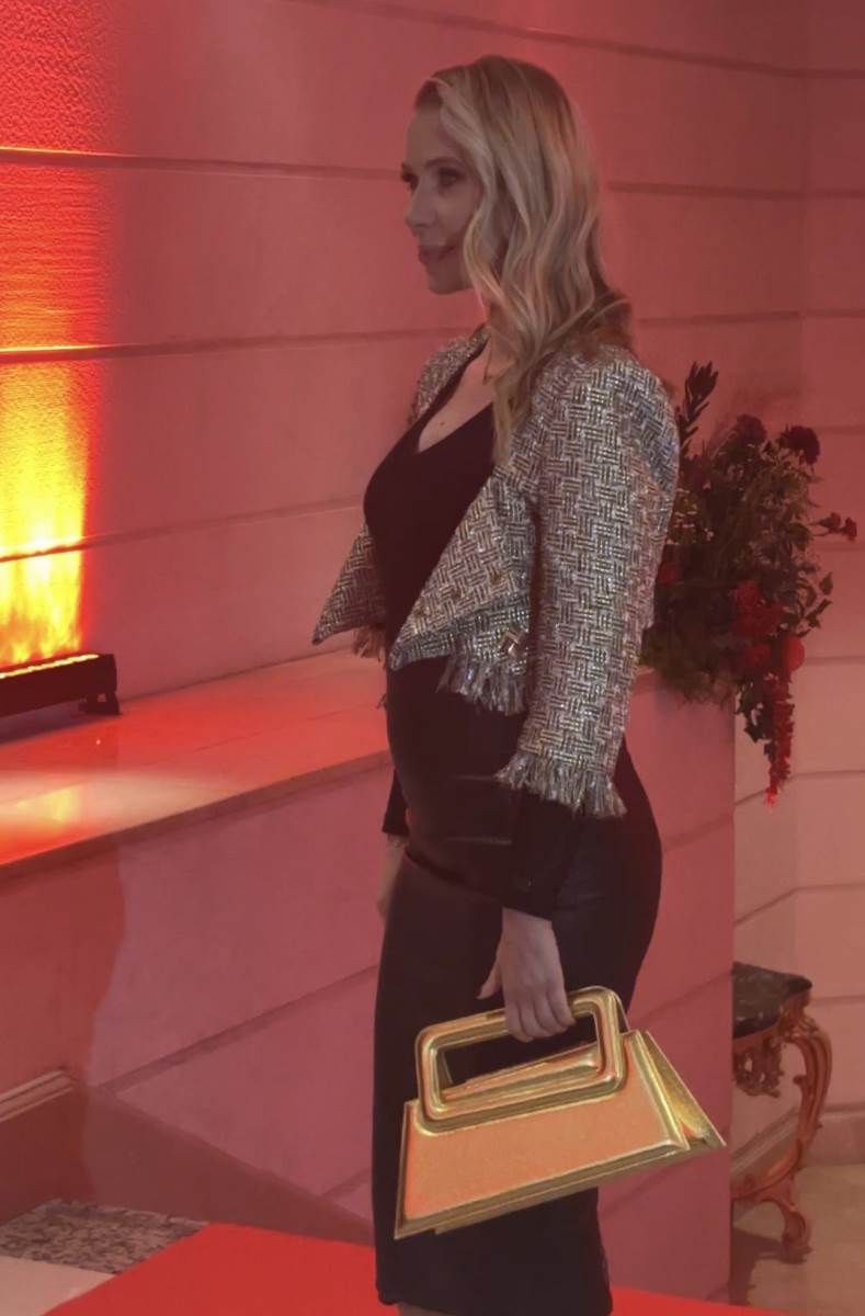 Događaj u Beogradu okupio estradu: Evo kako su izgledale slavne dame, grme dekoltei i obline u glamuroznim toaletama