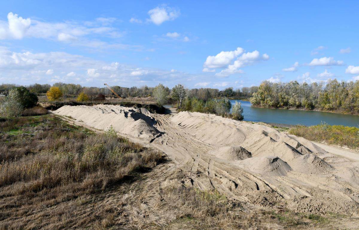 Uhapšeni vlasnik i direktor Bager komerca (4).jpg