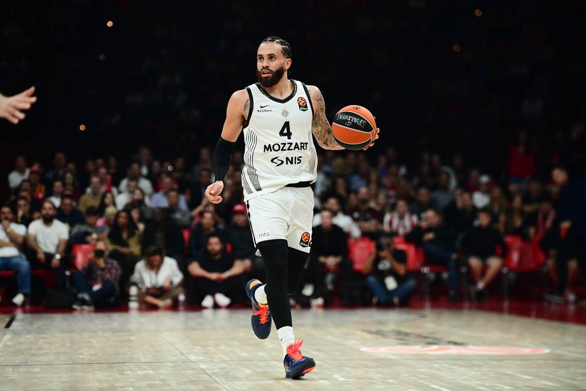 Olympiacos - Partizan (4).jpg