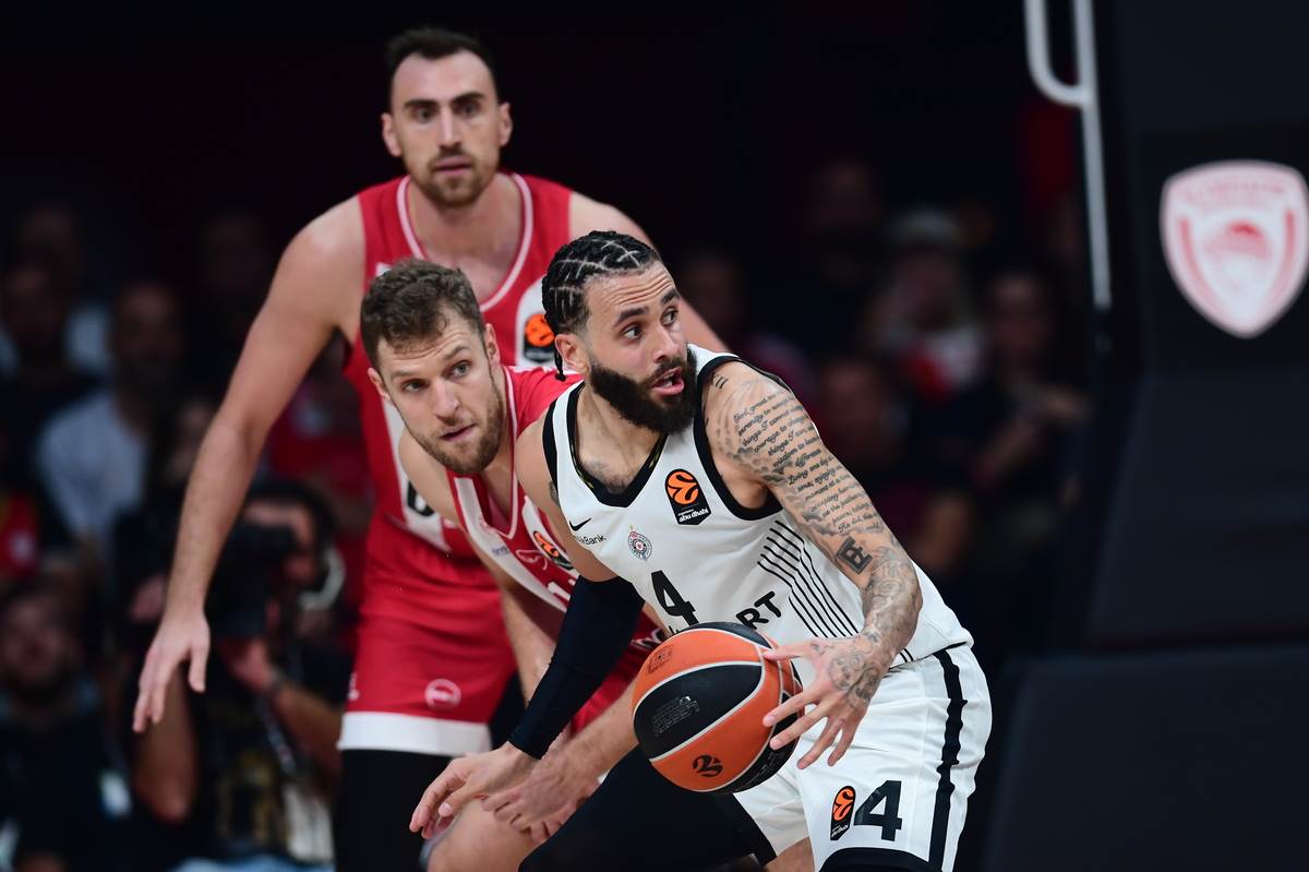 Olympiacos - Partizan (5).jpg