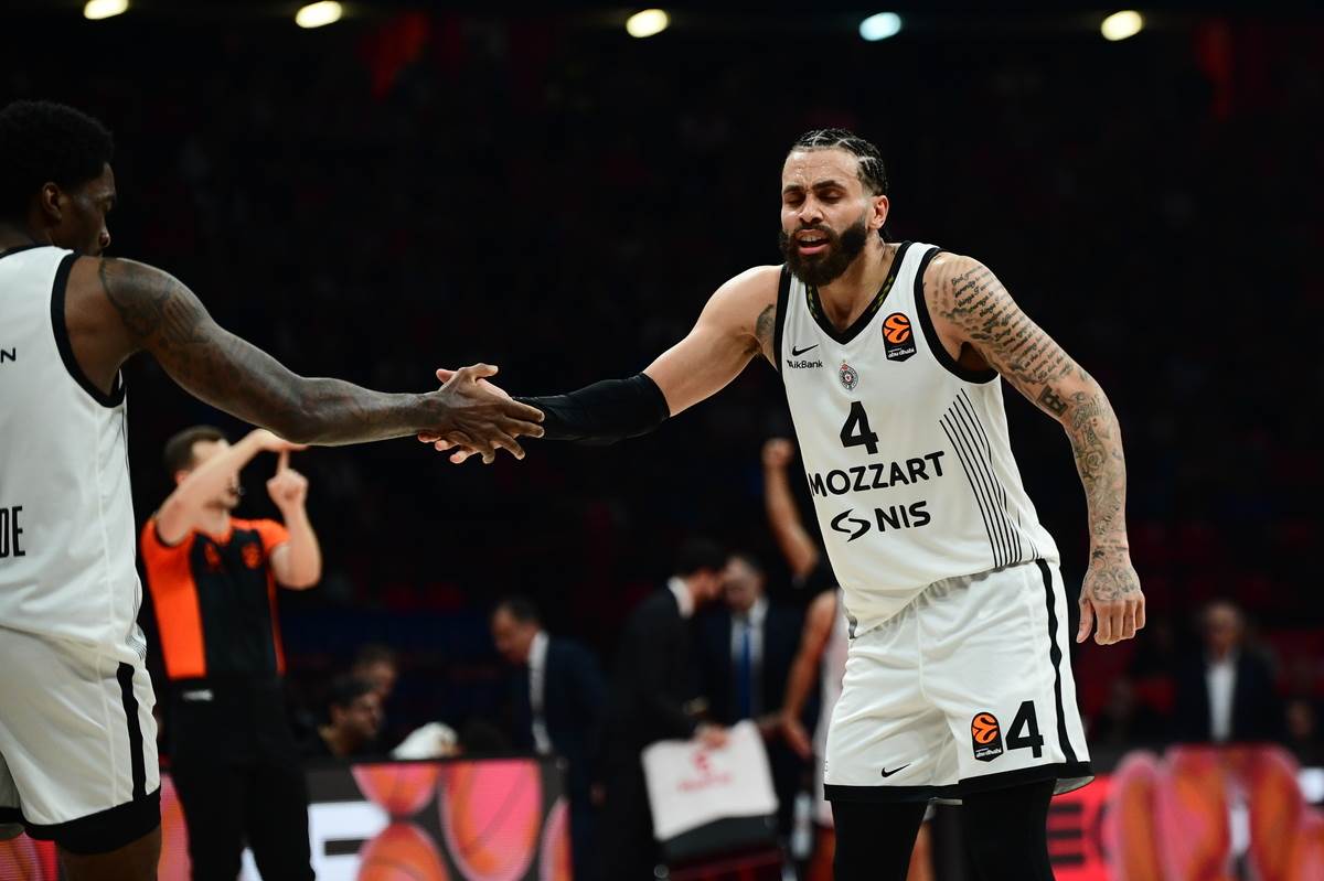 Olympiacos - Partizan (6).jpg