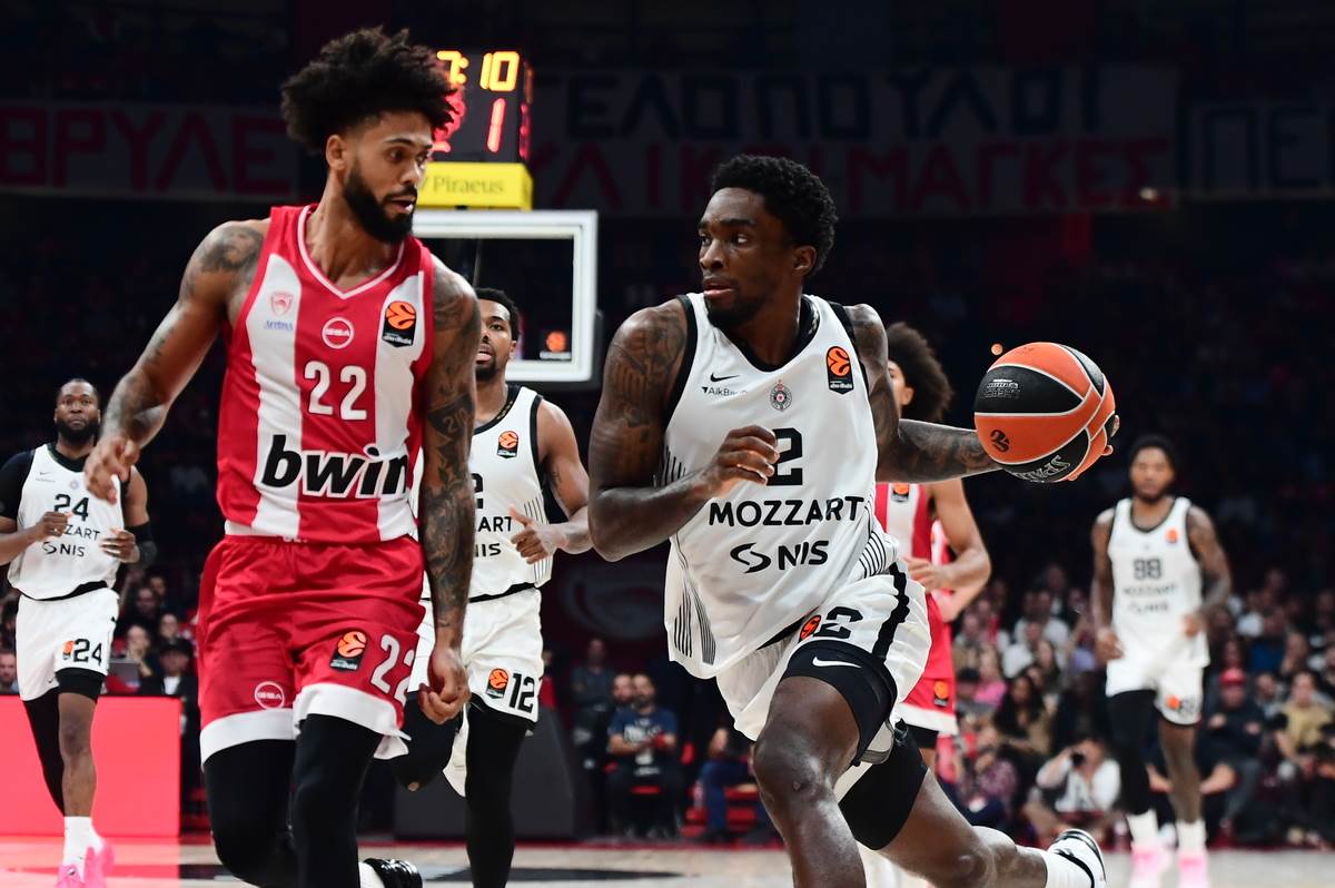 Olympiacos - Partizan (8).jpg