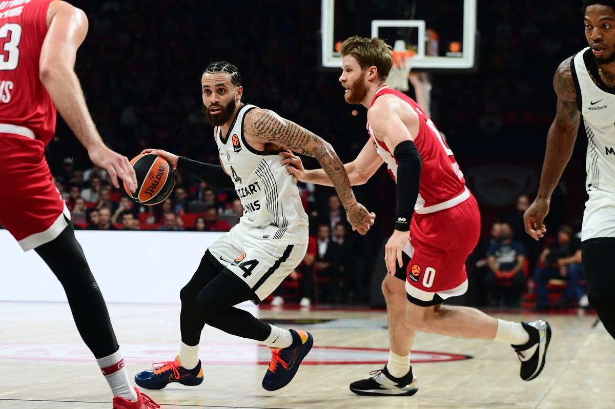 Olympiacos - Partizan (1).jpg