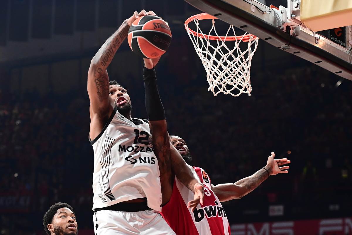 Olympiacos - Partizan (1).jpg