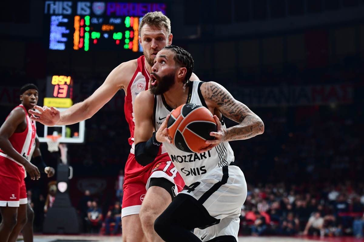 Olympiacos - Partizan (2).jpg