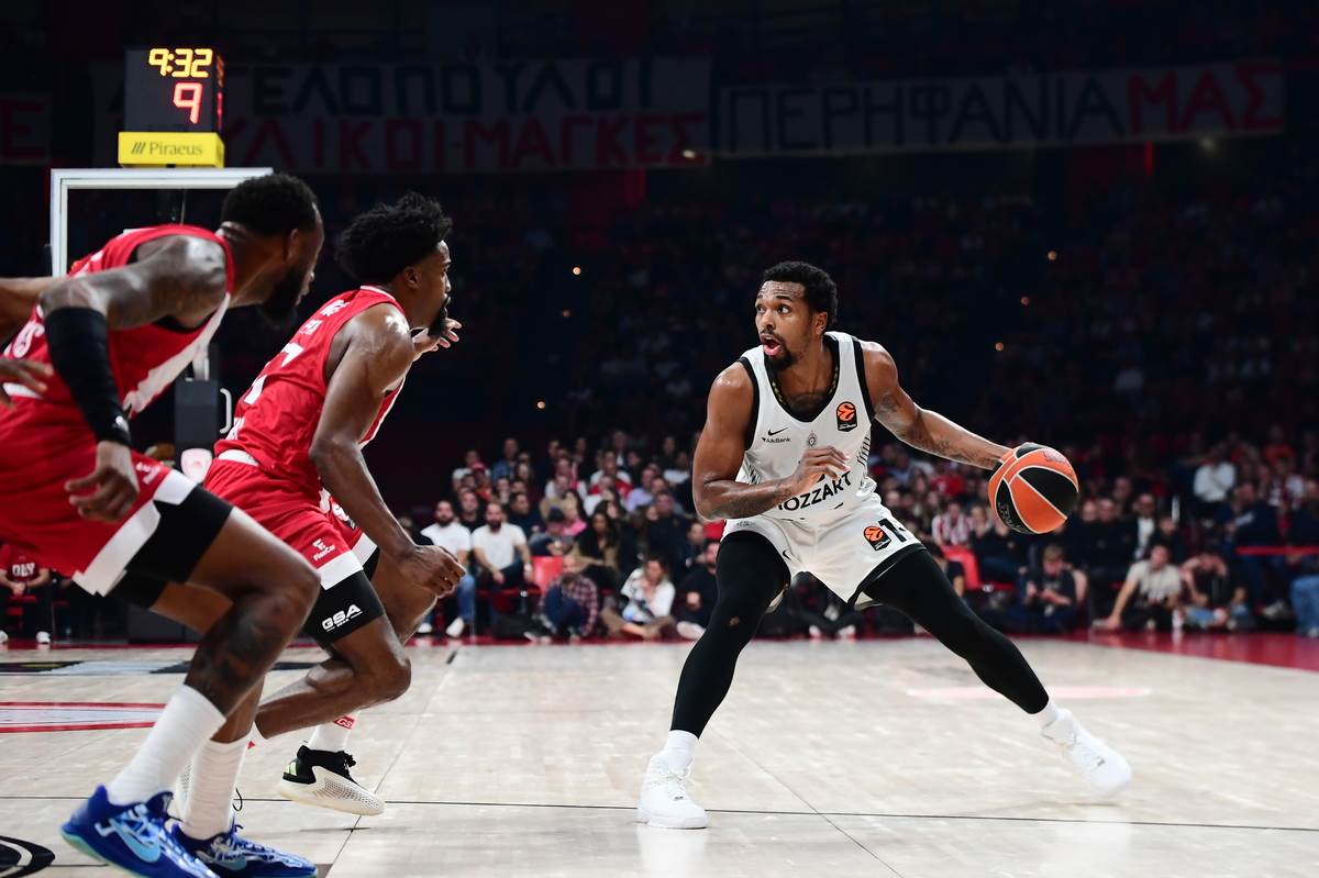 Olympiacos - Partizan (3).jpg