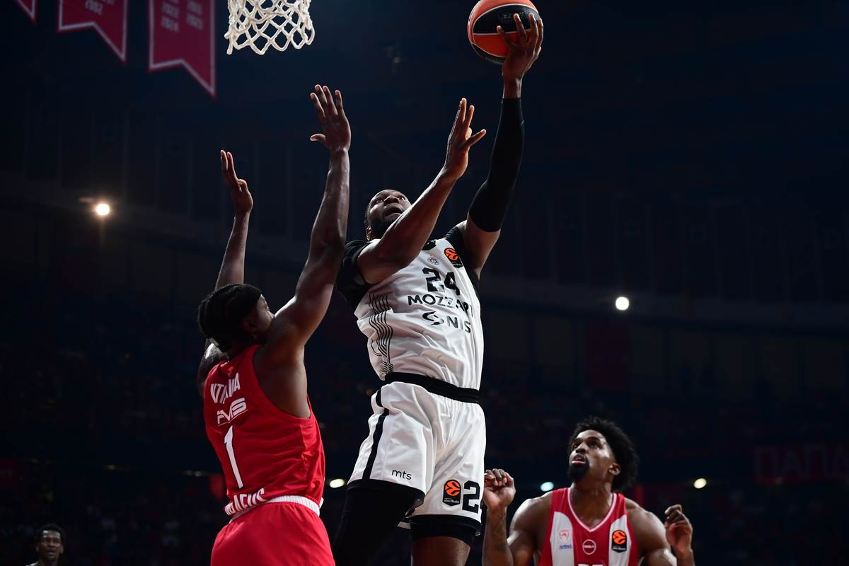 Olympiacos - Partizan (1).jpg