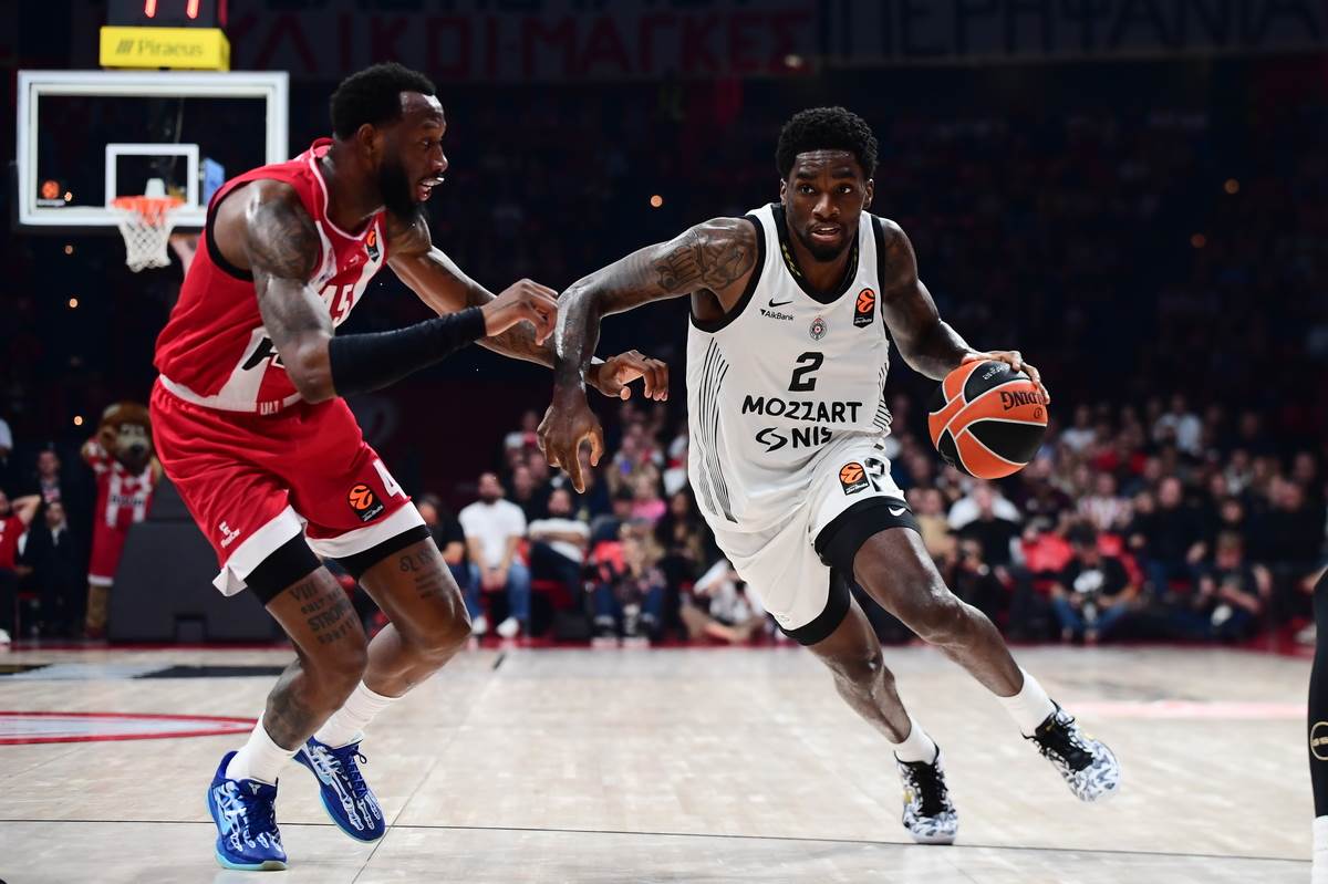 Olympiacos - Partizan (3).jpg