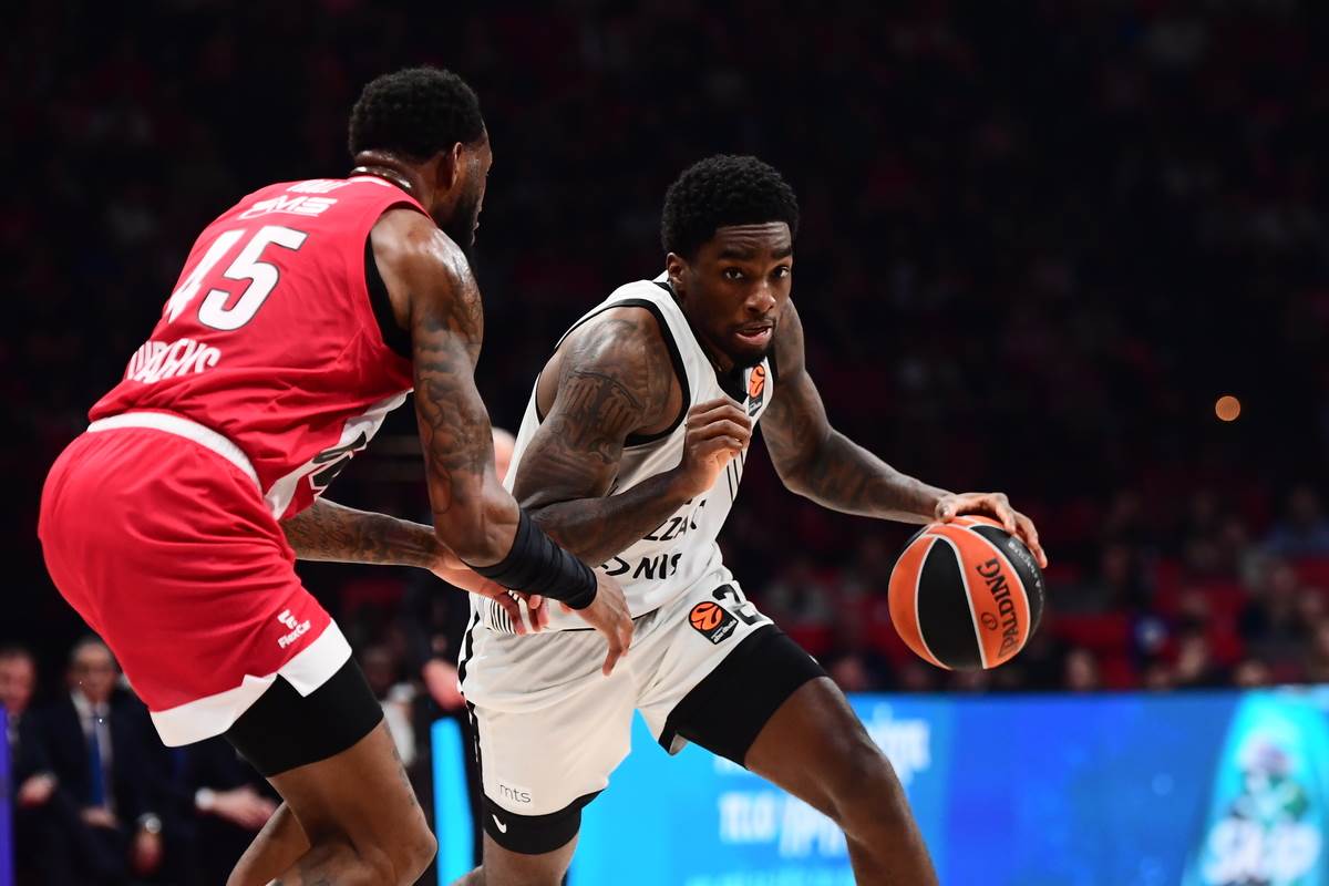 Olympiacos - Partizan (1).jpg