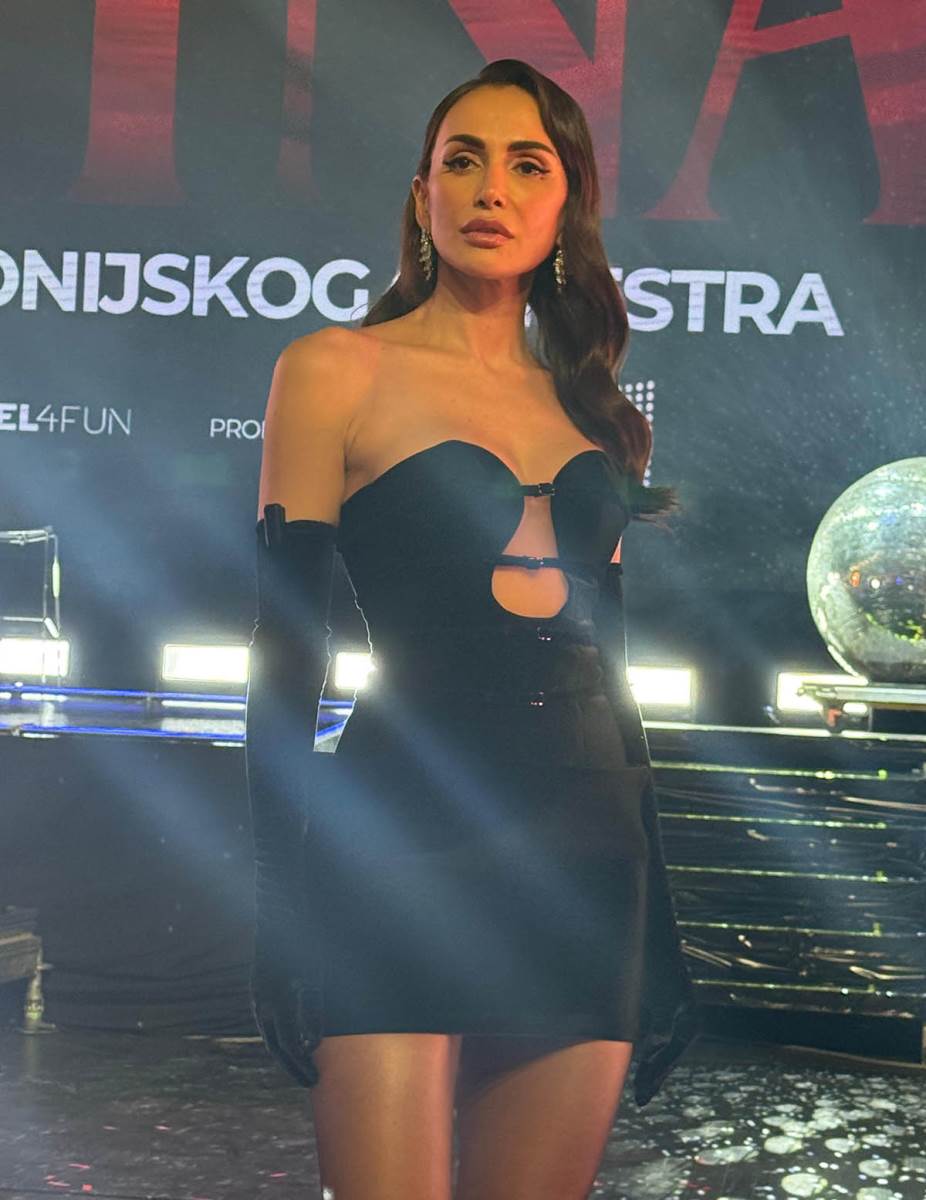 Emina Jahović 3.jpg